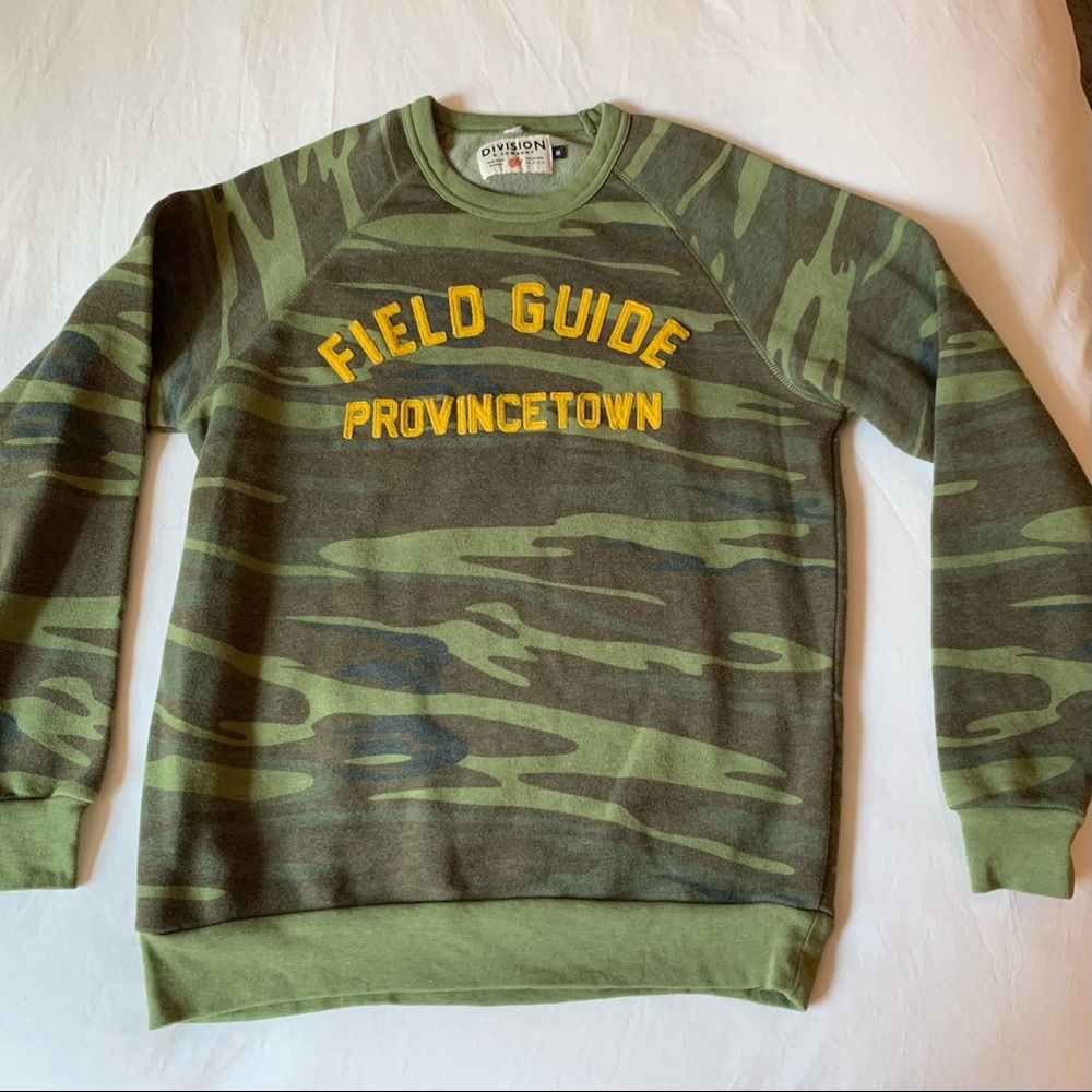 Camo sweatshirt with lettering